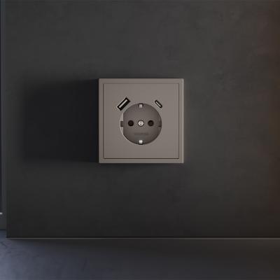 Накладка для розетки с заземлением и защитными шторками, с USB A+C, S70 (капучино)