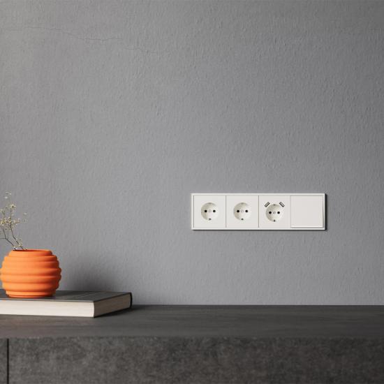 Накладка для розетки с заземлением и защитными шторками, с USB A+A, S70 (хлопок)
