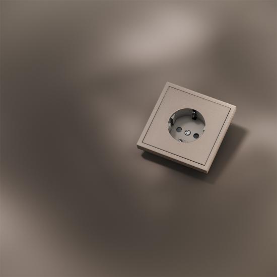 Накладка для розетки с заземлением и защитными шторками, S70 Metal (платина)