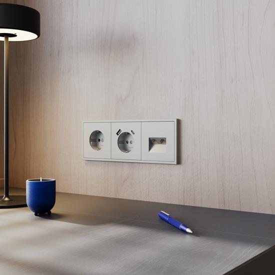 Розетка встраиваемая VOLTUM S70 с заземлением и защитными шторками, 16А, с USB, A+С, (сталь)